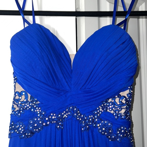 Prom dress - Picture 2 of 7